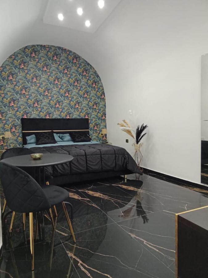 Casa Suite Del Cardinale Napoli Bagian luar foto